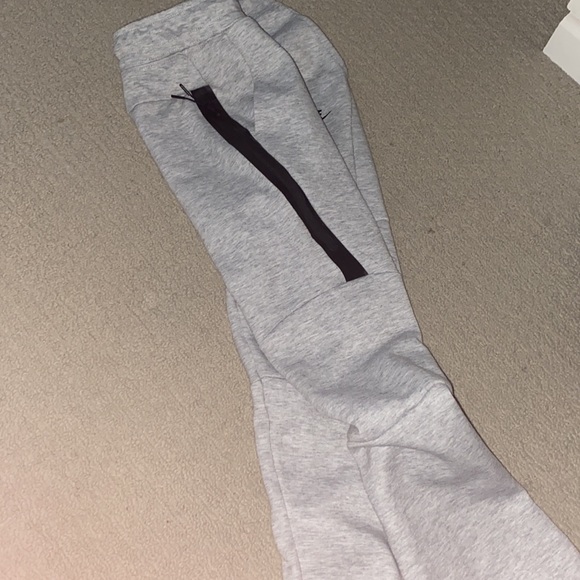 Nike tech pant - Picture 2 of 4